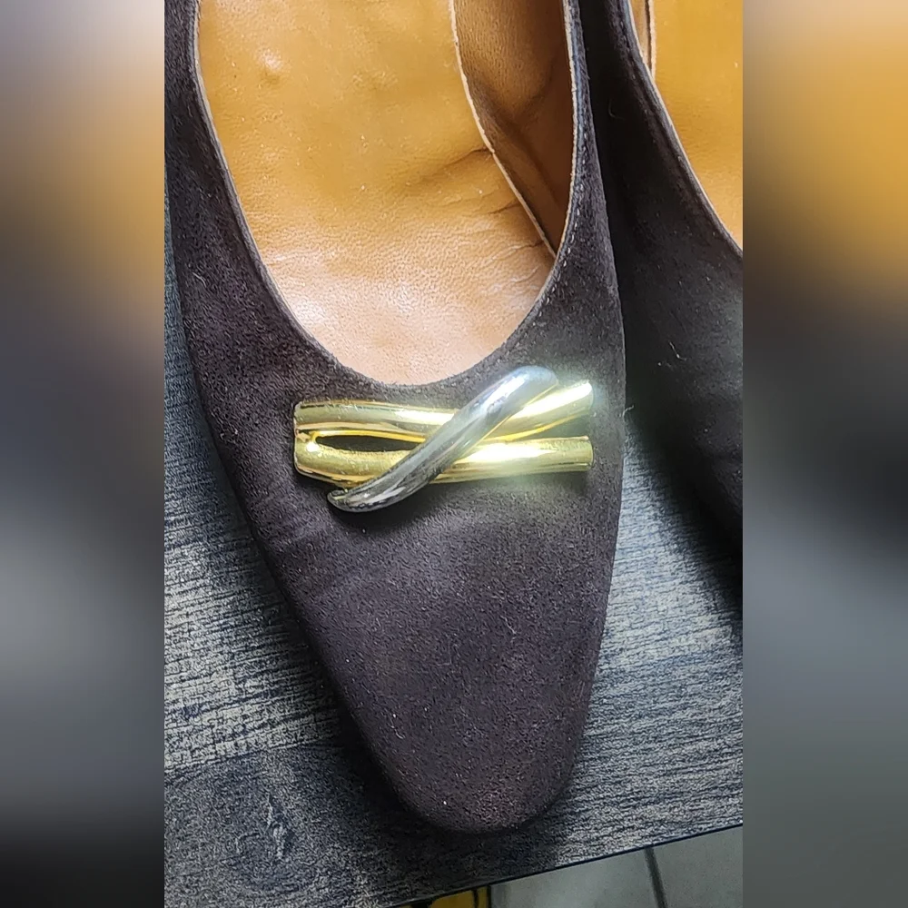 Ferrara‎ Women's Brown Suede Pumps with Gold Accent, Size 8.5, Made In Italy.